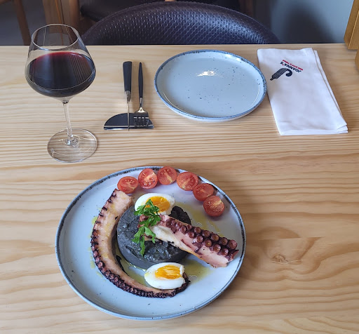 Joanna's Wineshop & Tapas Restaurant