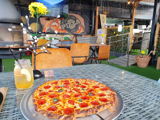 Fresh N Hot Pizza Spot 2