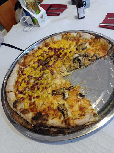 Brasilenha Pizzaria e Esfiharia