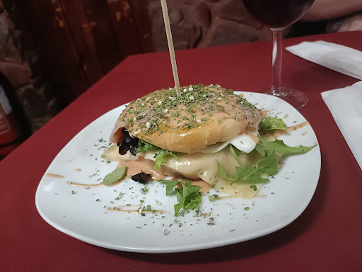 BISTRO UGO ART CAFÉ