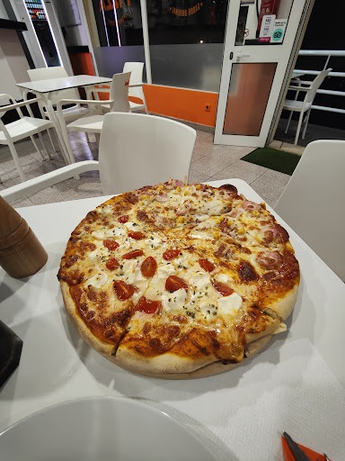 Lucho’s Pizza
