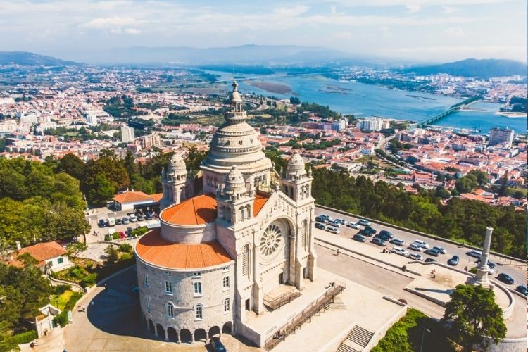 Viana do Castelo 1 Viana do Castelo: Cidade Encantadora no Litoral de Portugal – Imagem Aérea
