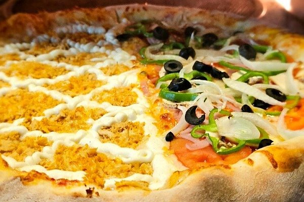 BR Pizza Gaia 1 Pizza Deliciosa na BR Pizza Gaia – Sabor Autêntico Brasileiro em Viana do Castelo