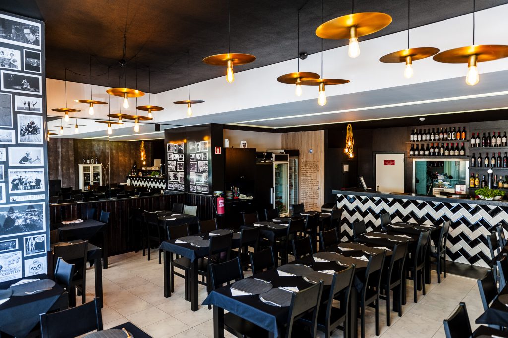 Pizzaria Manjerona Botequim | Capuchos 1 Pizzaria Manjerona Botequim em Capuchos – Sabores Autênticos e Ambiente Aconchegante