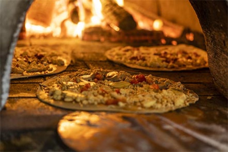 Pizzaria Forno a Lenha 1 Pizzaria Forno a Lenha – Pizzas Artesanais e Sabor Autêntico