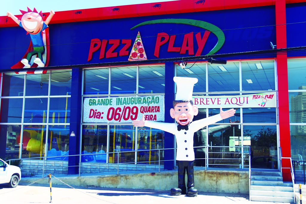 Pizza Play: Diversão e Sabor em Cada Fatia – Imagem Criativa de Pizza Divertida