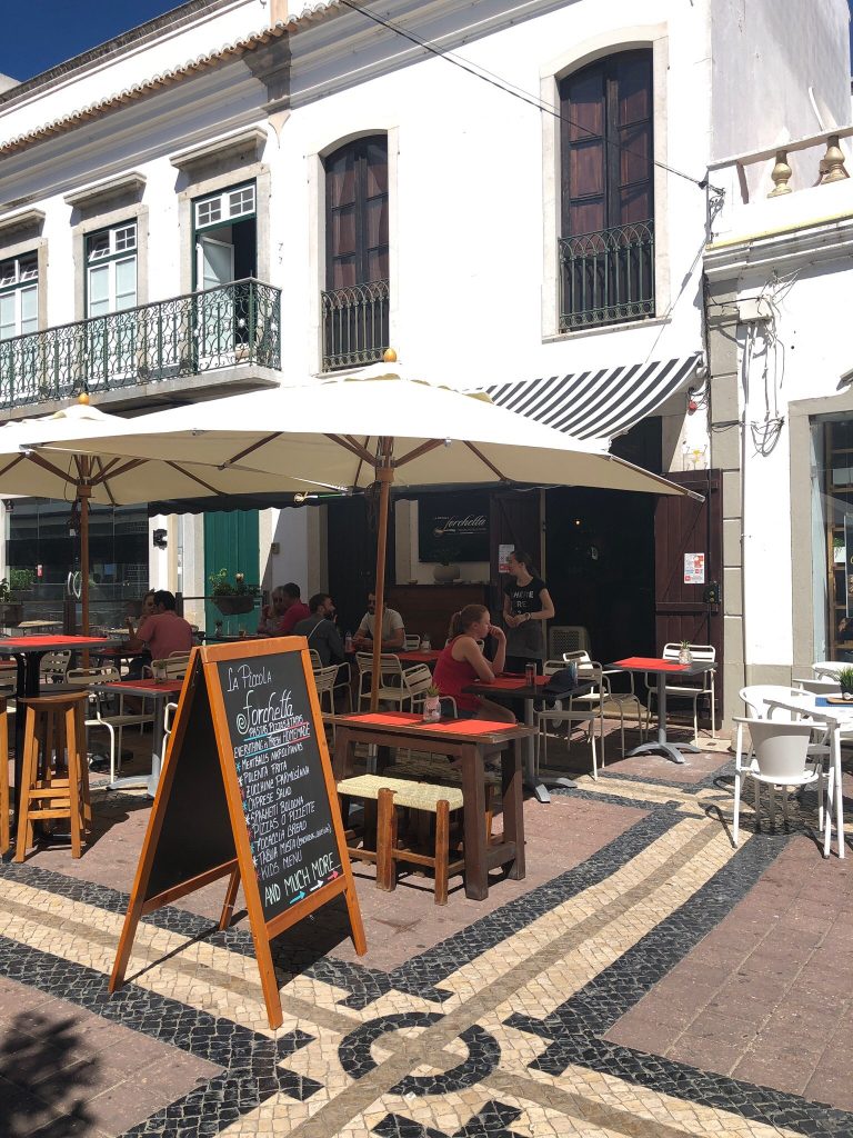 As Melhores Pizzarias em Faro: Sabores Inesquecíveis na Cidade Algarvia